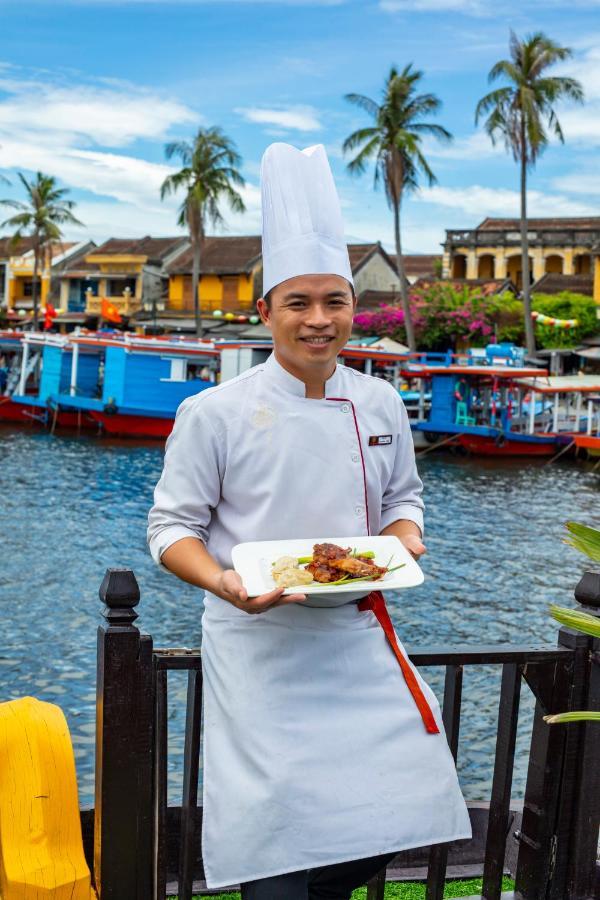 Little Riverside Hoi An . A Luxury Hotel & Spa Esterno foto A Vietnamese chef